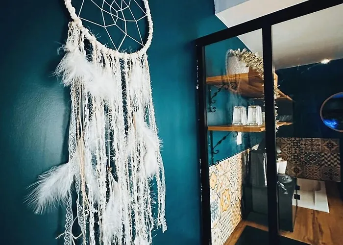 Studio Bleu, Ideal Pour Faire Une Halte A 2 Min Du Centre Ville