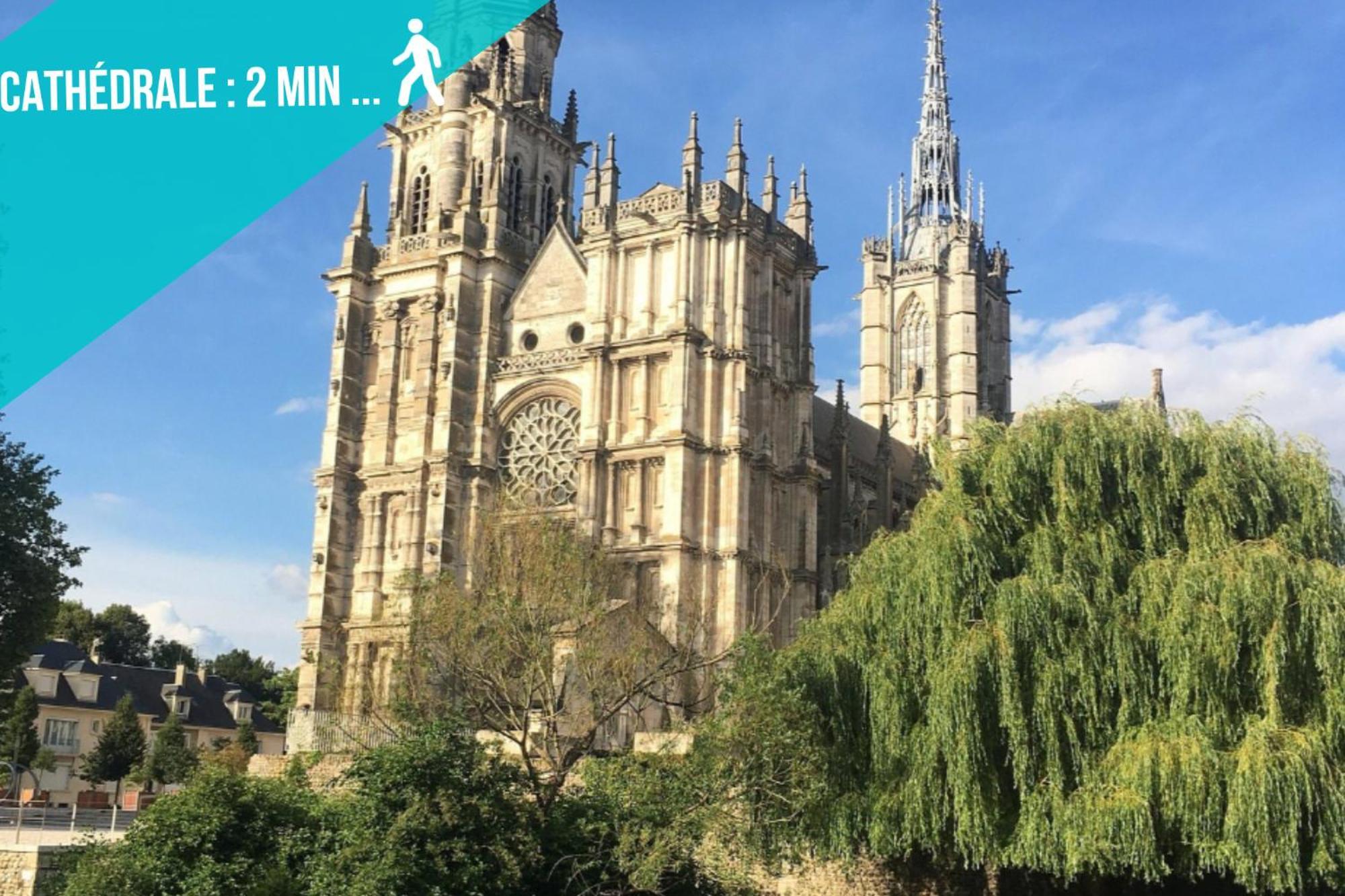 Bleu, Ideal Pour Faire Halte A 2 Min Du Centre * Évreux